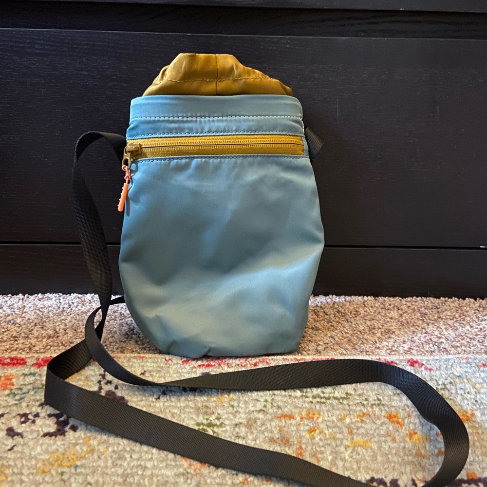 Lululemon Waterbottle Crossbody